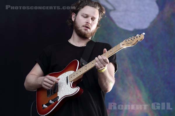 ALT-J - 2013-08-23 - SAINT CLOUD - Domaine National - Scene de la Cascade - 